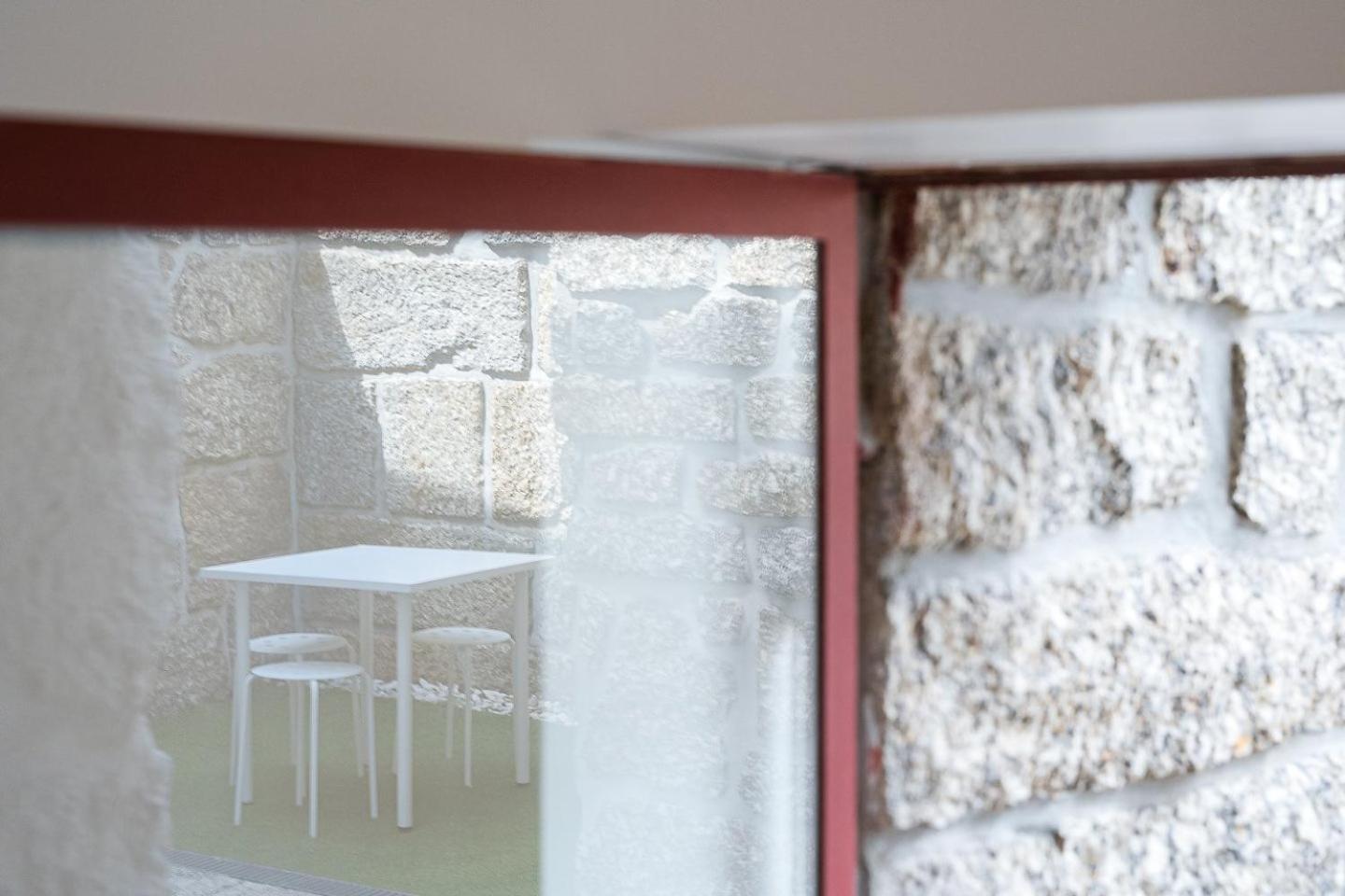 Modern Stone Loft Apartamento Guimarães